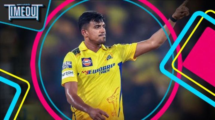 How should CSK balance their overseas bowling combination?