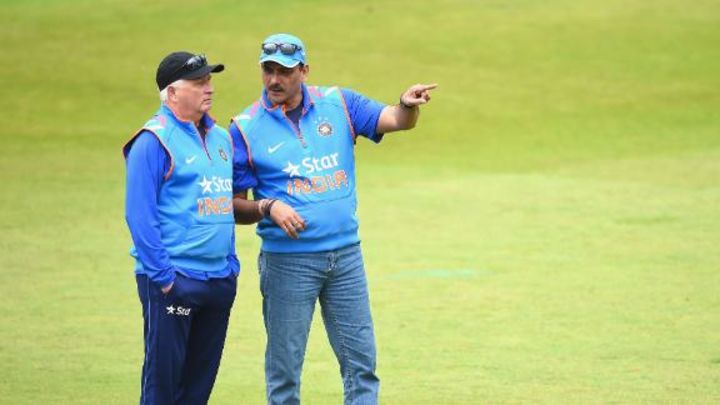 Agarkar: Shastri's presence lifts younger players