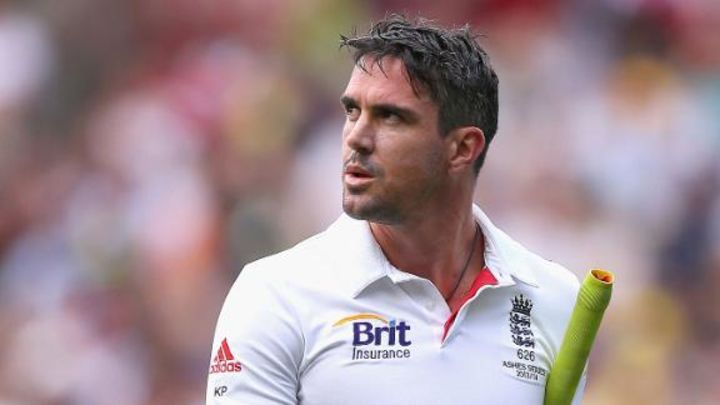 Pietersen takes aim at Flower and Prior