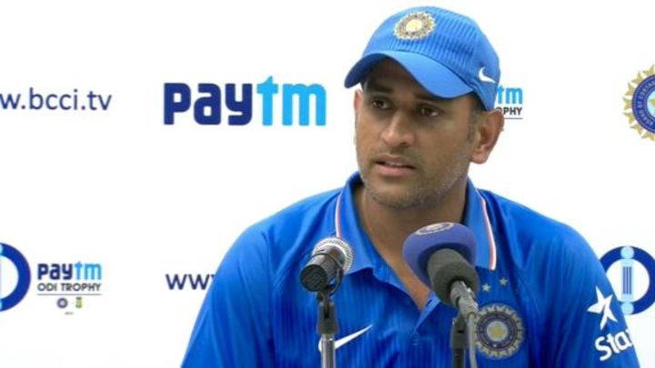 'You rarely see all your bowlers going for runs' - Dhoni