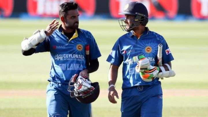 Sri Lanka break New Zealand's winning streak at home