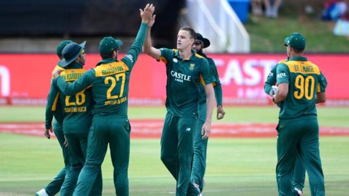 'Not going to be too hard on our bowlers' - De Villiers