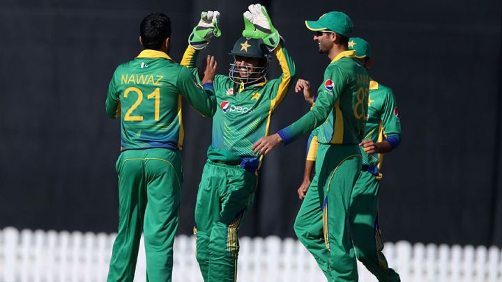Nawaz four-for seals Karachi Blues' tense title win