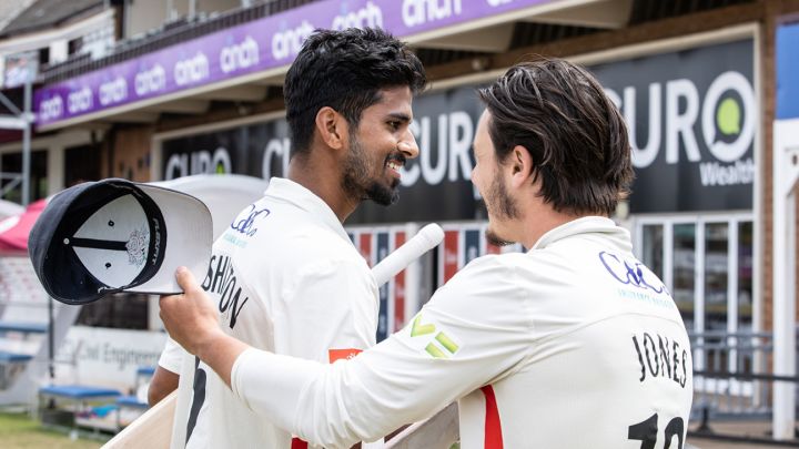 काउंटी क्रिकेट : डेब्यू पर सुंदर ने लैंकशायर को बल्ले से रोमांचक जीत दिलाई