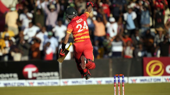 Has any Zimbabwe player made a higher score in a successful ODI chase than Sikandar Raza?