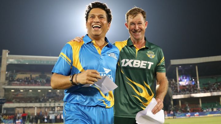 Legends' night out in Kanpur ft. Tendulkar vs Rhodes, superfans and Binny-Yusuf carnage