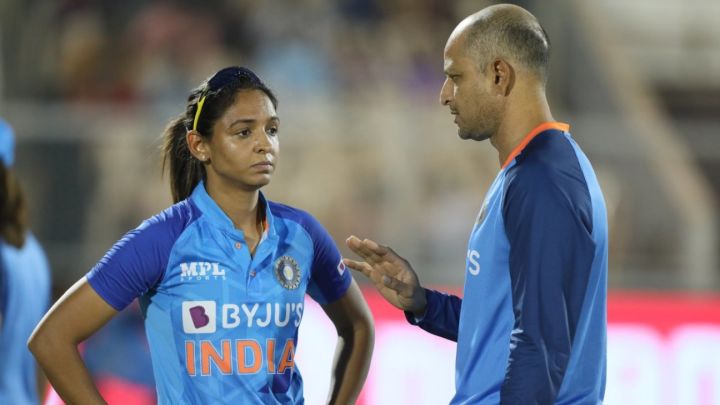 'After the tenth over, suddenly things are changing' - Harmanpreet worried about end-overs bowling