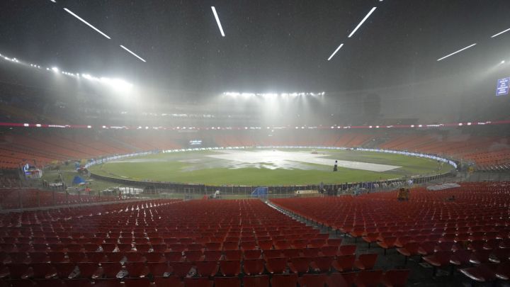Relentless rain pushes IPL final into reserve day
