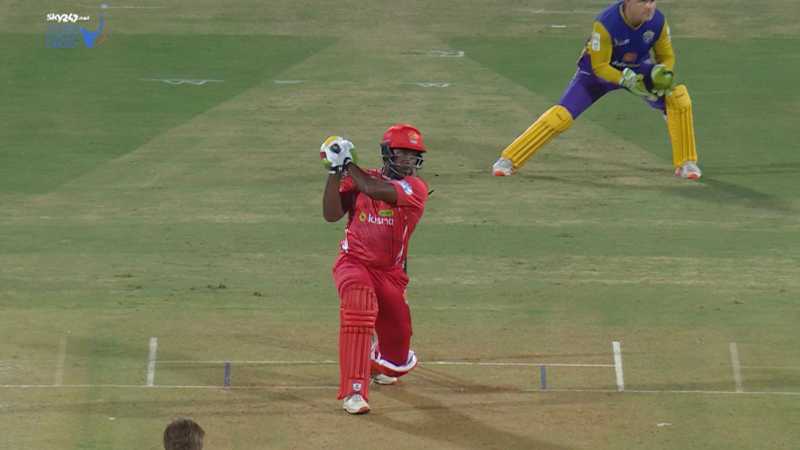 WATCH Gayle holes out to extra cover after a 40 ball 68