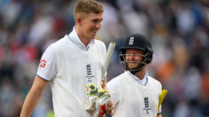 Day four of third Ashes Test: England chasing 251 for victory at