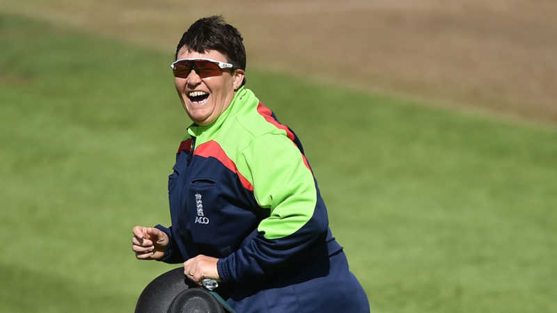 First Female Umpire in English County Cricket Championship - The New York  Times