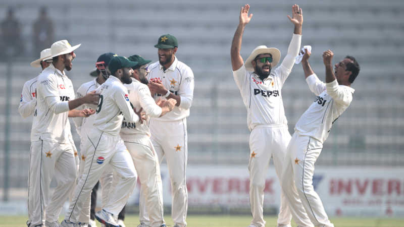 Pakistan beat England Pakistan won by 152 runs 2nd Test at Multan Cricket Stadium