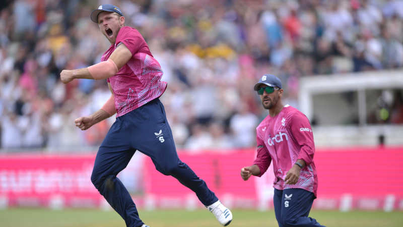 Captain Willey takes Northants into final with scrappy defence