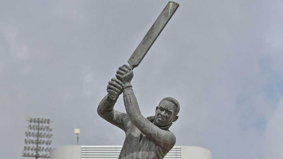 Amazon.com: mensHdge technical statue No.29 ALL OUT