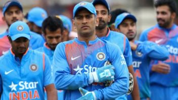 Ms Dhoni Announces International Retirement Aggression with decorum, modesty along with stardom nevertheless, a player of his stature and dedication deserves better than a headline reading 'security beefed up at ms dhoni's ranchi. chopra very few understood the pulse of odis the way dhoni did
