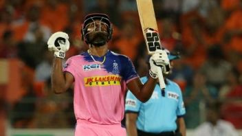 Ipl 2020 How Virat Kohli Helped Change Sanju Samson S Perspective Towards Cricket Get full information of virat kohli profile, team, stats, records, centuries, wickets but he didn't let go of the momentum by performing in domestic cricket and then emerging players tournament in 2009. virat kohli s advice to samson give it everything you have