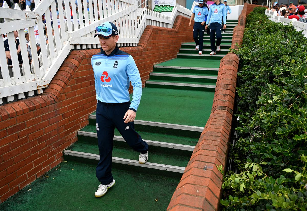 Eoin Morgan leads England out, South Africa v England, 2nd ODI, Durban, February 7, 2020