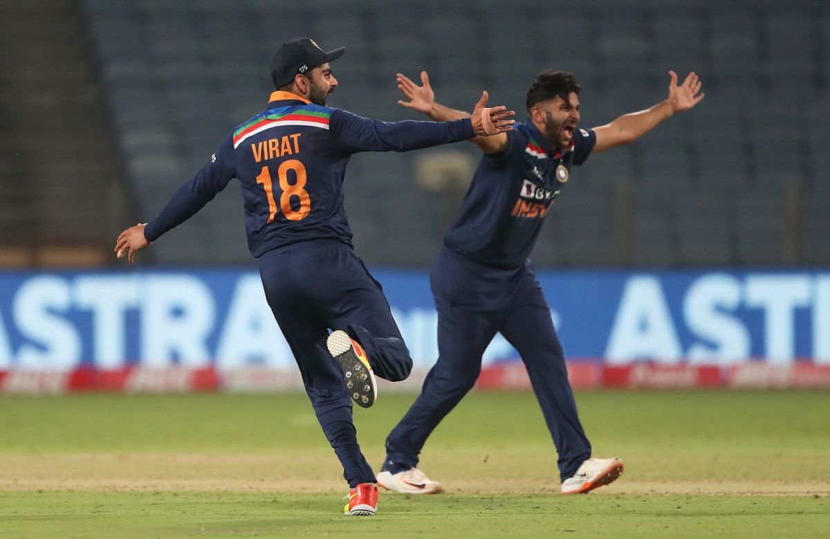 Virat Kohli dan Shardul Thakur mengajukan banding, India vs Inggris, ODI ke-3, Pune, 28 Maret 2021