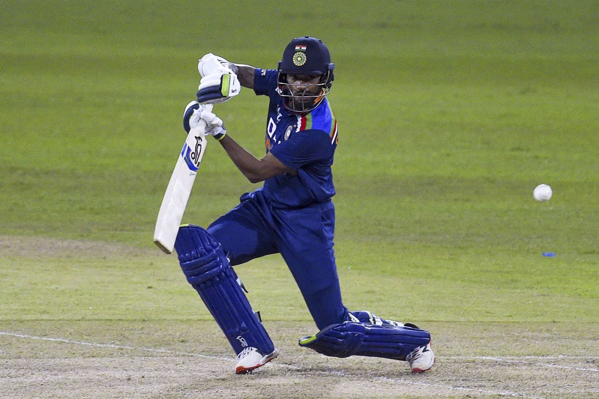 Shikhar Dhawan lunges to play one onto the off side, India vs Sri Lanka, 1st ODI, Colombo, July 18, 2021