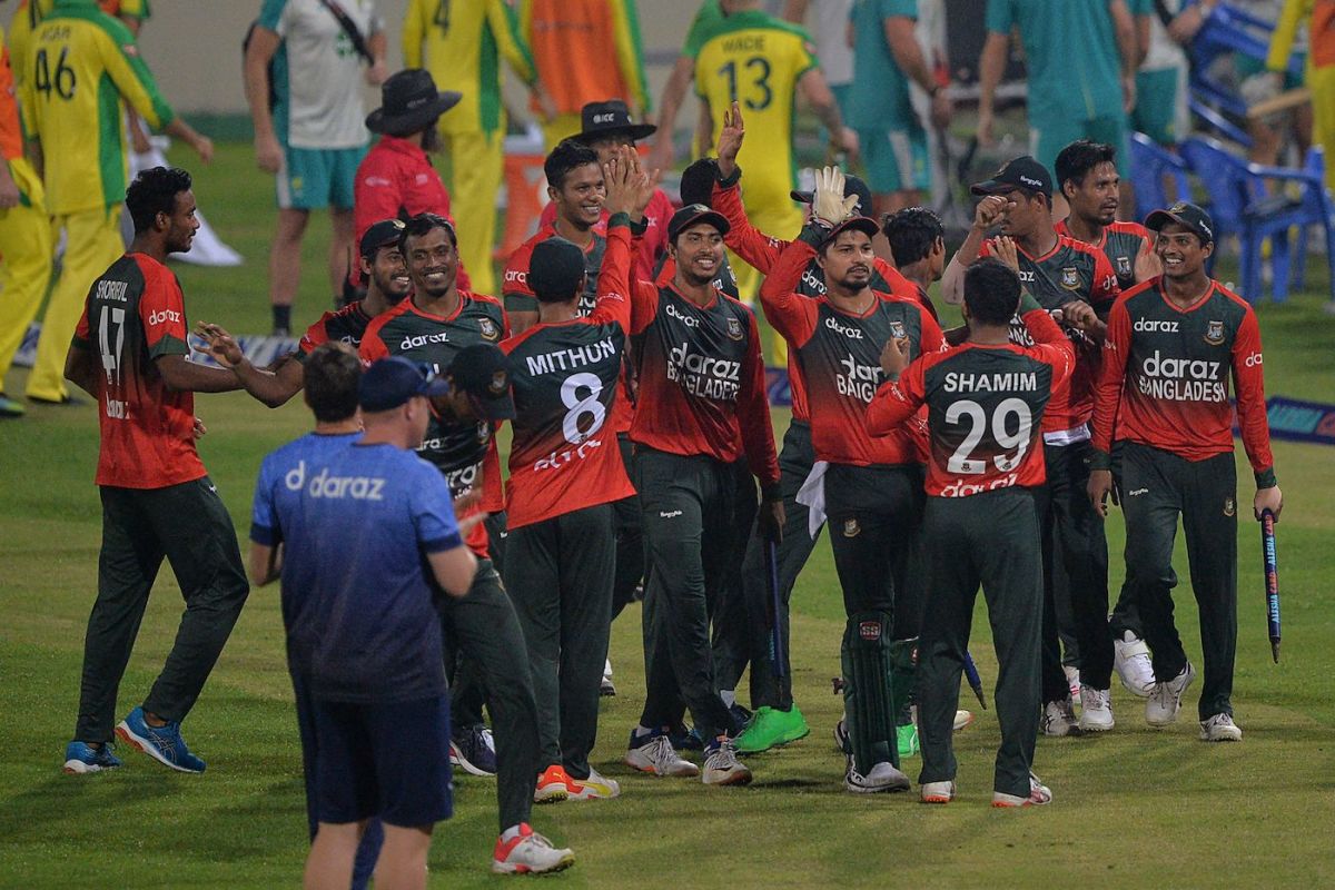 The Bangladesh players celebrate their series win, Bangladesh vs Australia, 5th T20I, Dhaka, August 9, 2021