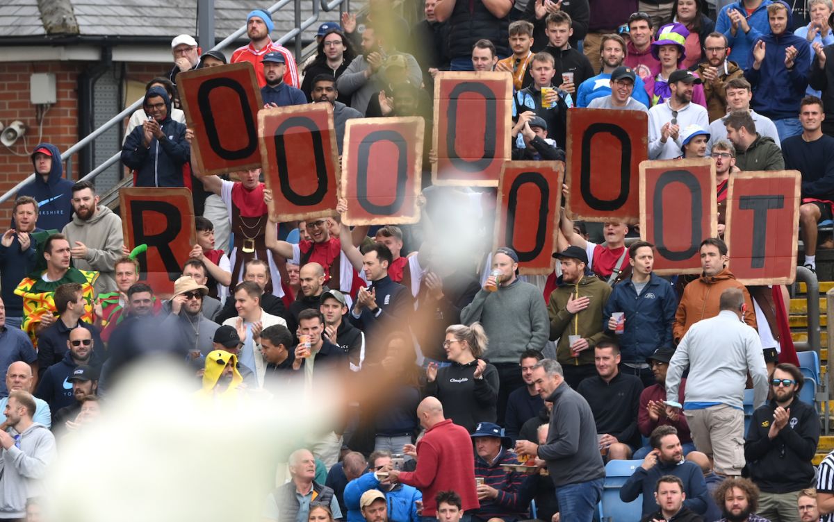 Joe Root gets a grand Headingley welcome, England vs India, 3rd Test, Leeds, 2nd day, August 26, 2021