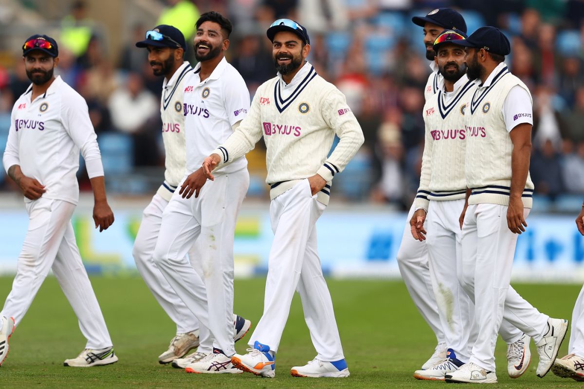 Mohammed Siraj and Virat Kohli are all smiles after the wicket of Dawid Malan, England vs India, 3rd Test, Leeds, 2nd day, August 26, 2021