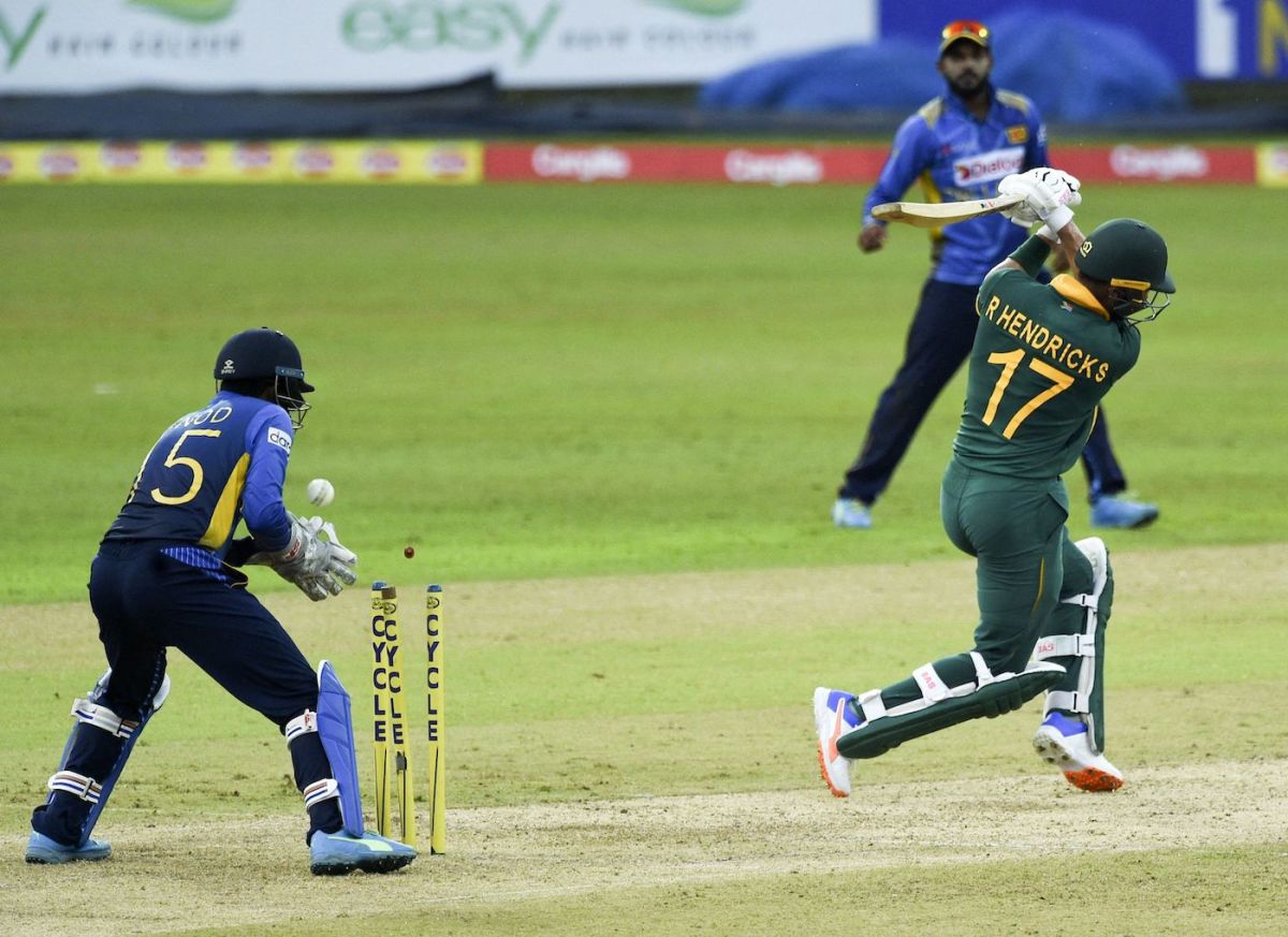 Reeza Hendricks missed the ball after going down the pitch, Sri Lanka vs South Africa, 2nd ODI, Colombo, September 4, 2021