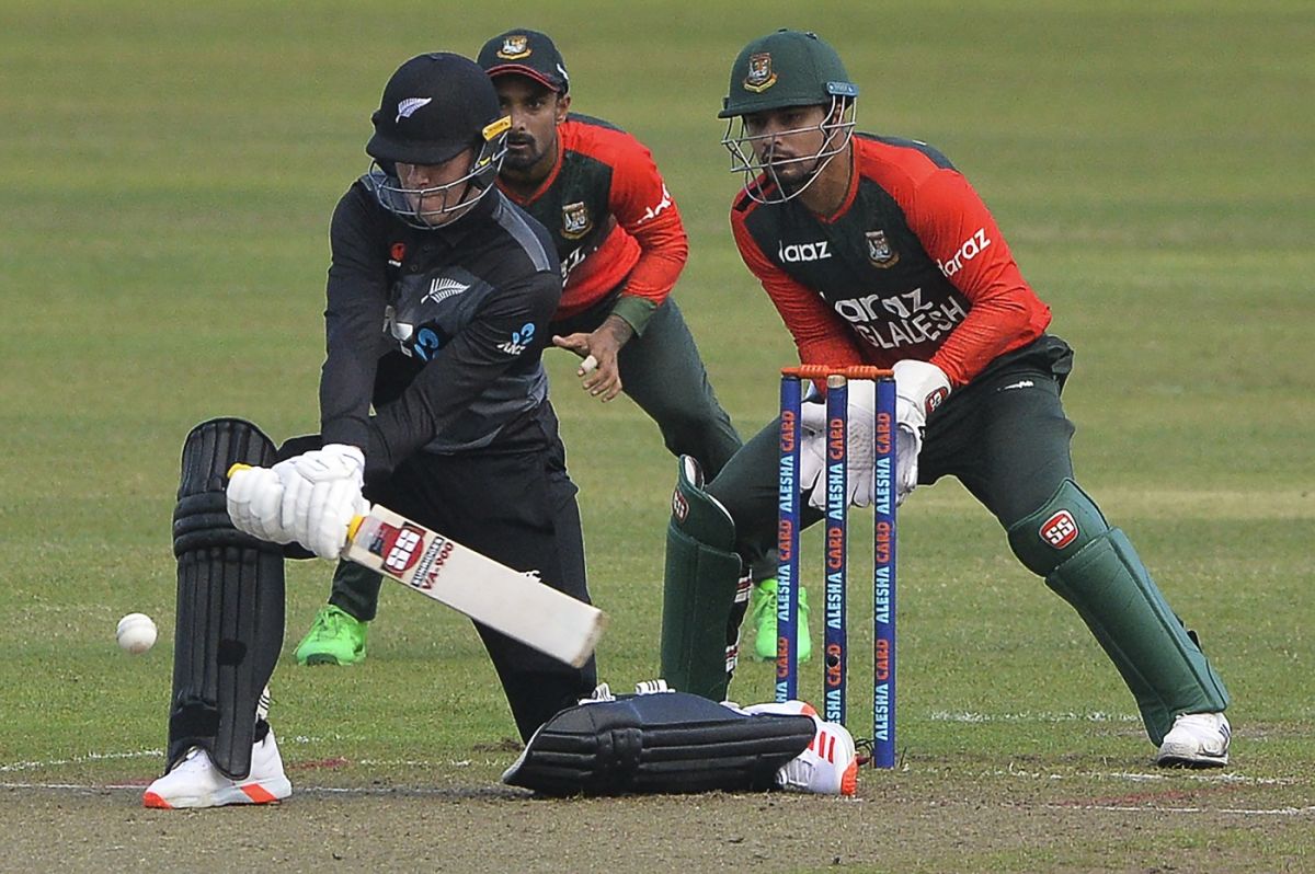 Finn Allen brings out a reverse-sweep, Bangladesh vs New Zealand, 4th T20I, Dhaka, September 8, 2021