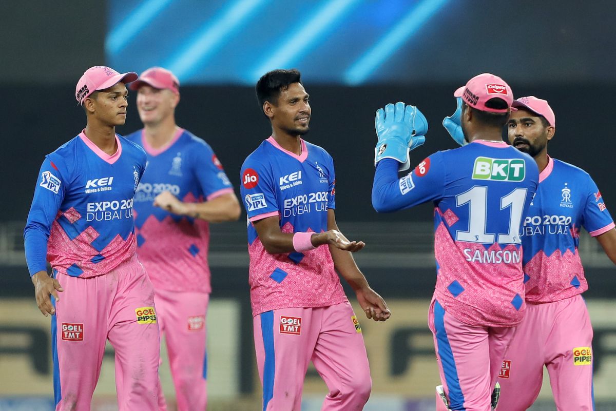 Mustafizur Rahman celebrates with his team-mates, Rajasthan Royals vs Royal Challengers Bangalore, IPL 2021, September 29, 2021