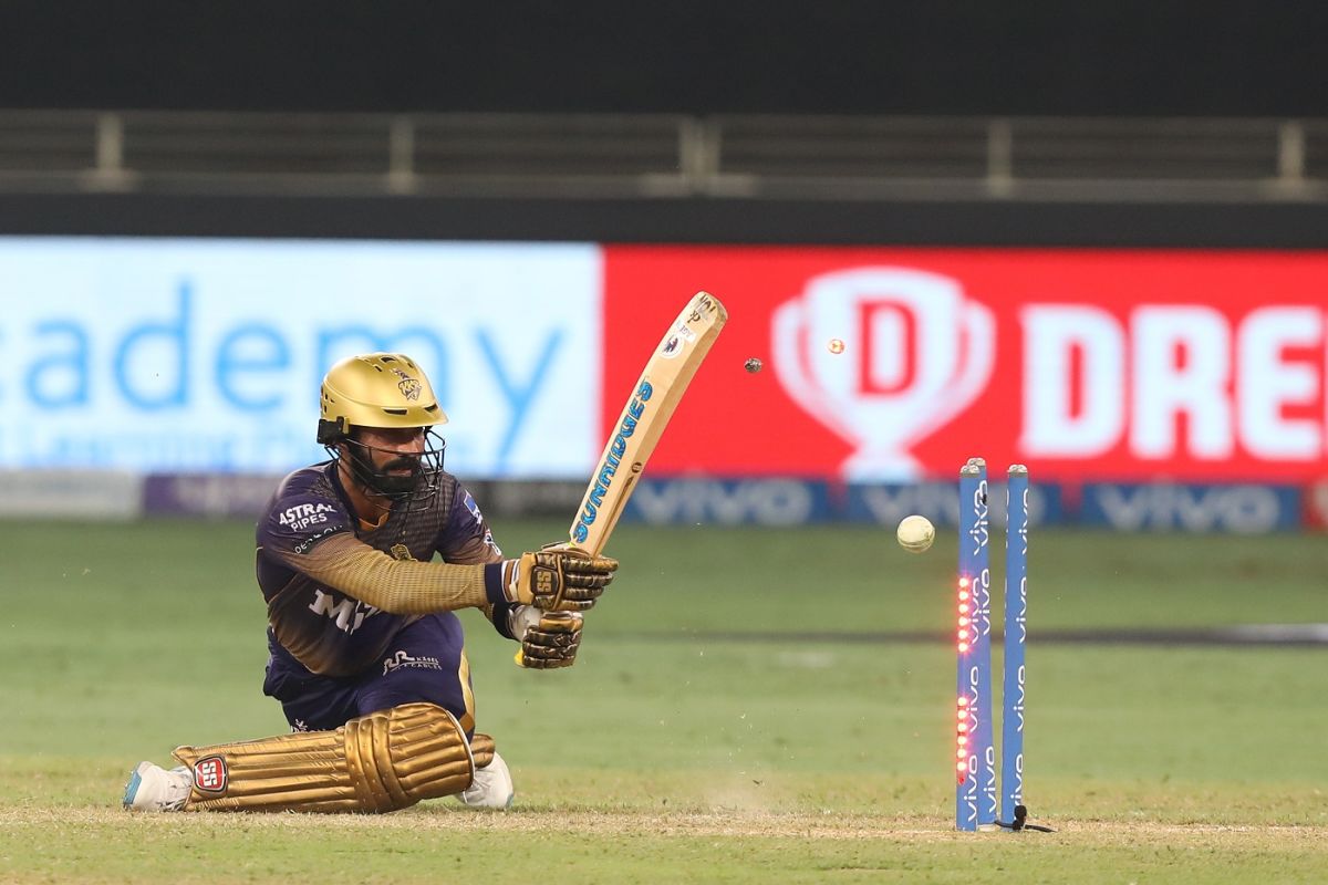 Dinesh Karthik is bowled while attempting a scoop shot, Kolkata Knight Riders vs Punjab Kings, IPL 2021, Dubai, October 1, 2021