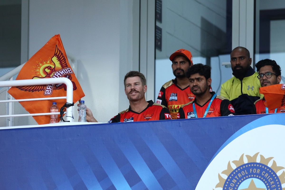 Once the most important member of SRH, David Warner was reduced to waving the flag from the stands in 2021, Sunrisers Hyderabad vs Mumbai Indians, IPL 2021, Abu Dhabi, October 8, 2021