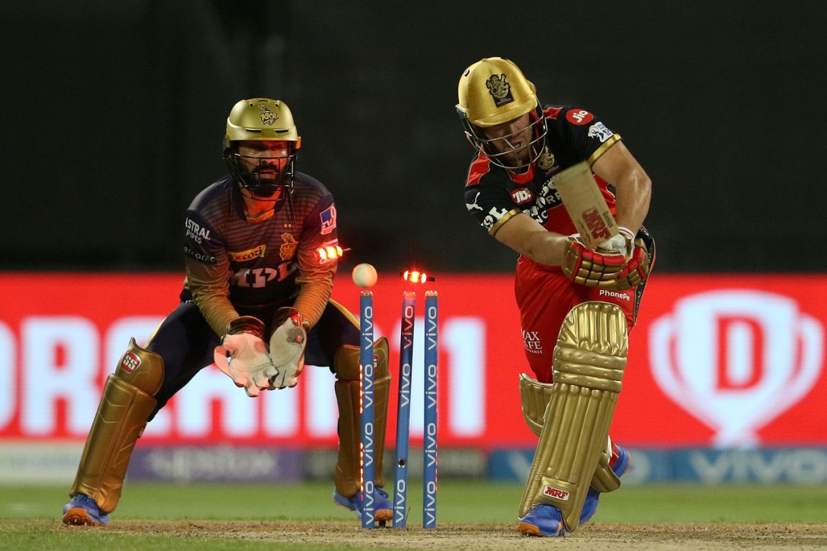 AB de Villiers was bowled by Sunil Narine, Kolkata Knight Riders vs Royal Challengers Bangalore, IPL 2021, Eliminator, Sharjah, October 11, 2021
