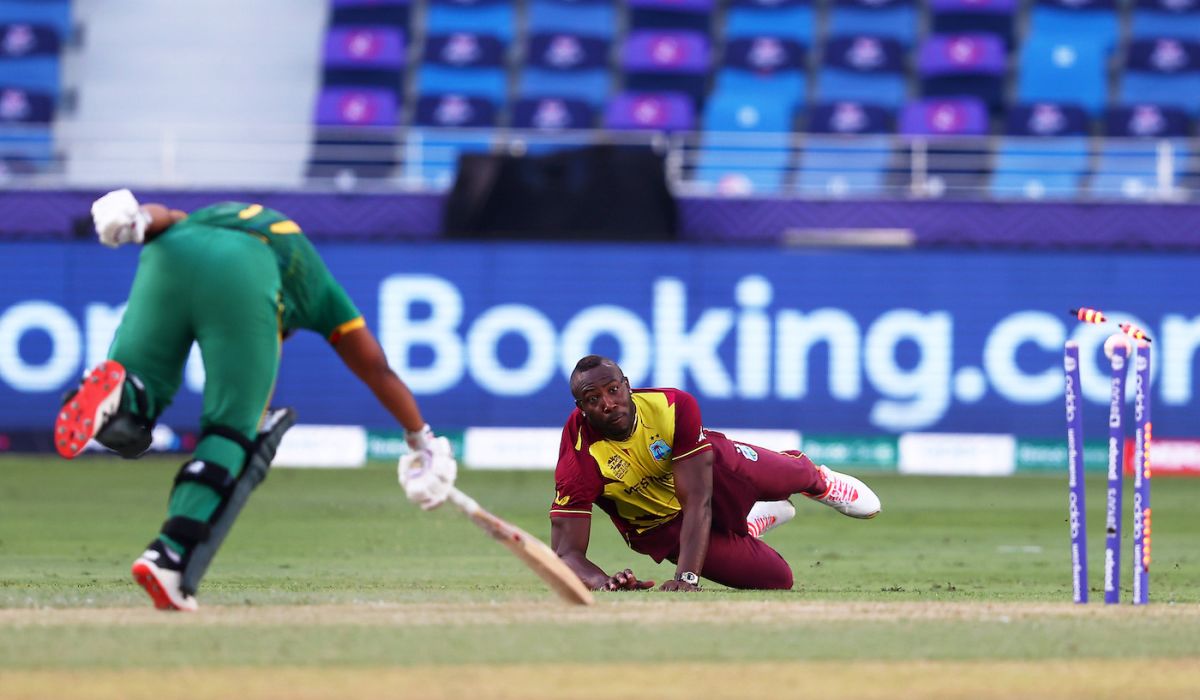 Andre Russell hits the stumps to run Temba Bavuma out, South Africa vs West Indies, T20 World Cup, Group 1, Dubai, October 26, 2021