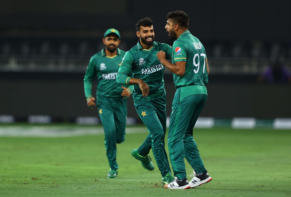 Haris Rauf and Shadab Khan celebrate after the former dismissed Asghar Afghan, Afghanistan vs Pakistan, T20 World Cup, Group 2, Dubai, October 29, 2021