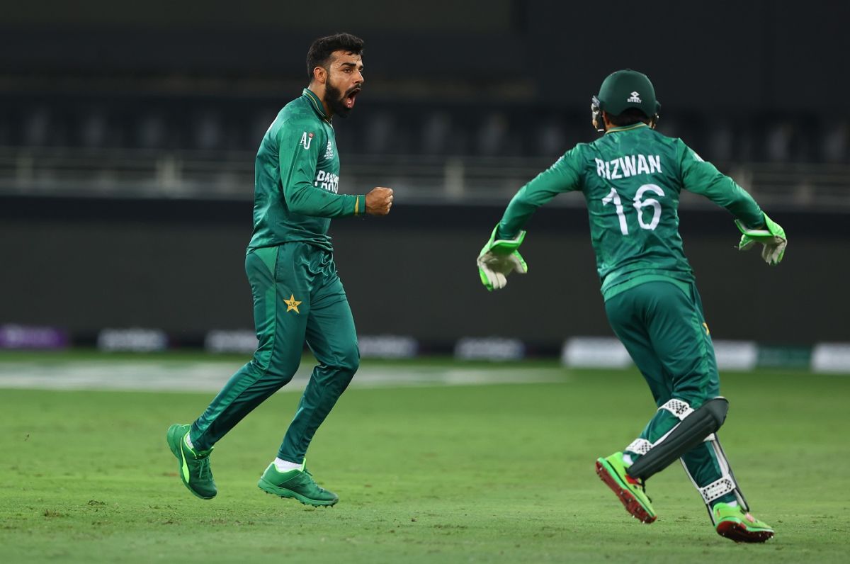 Shadab Khan roars on dismissing Najibullah Zadran, Afghanistan vs Pakistan, T20 World Cup, Group 2, Dubai, October 29, 2021