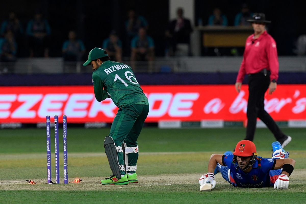 Mohammad Rizwan whips the bails off, but Rahmanullah Gurbaz is safely in, Afghanistan vs Pakistan, T20 World Cup, Group 2, Dubai, October 29, 2021