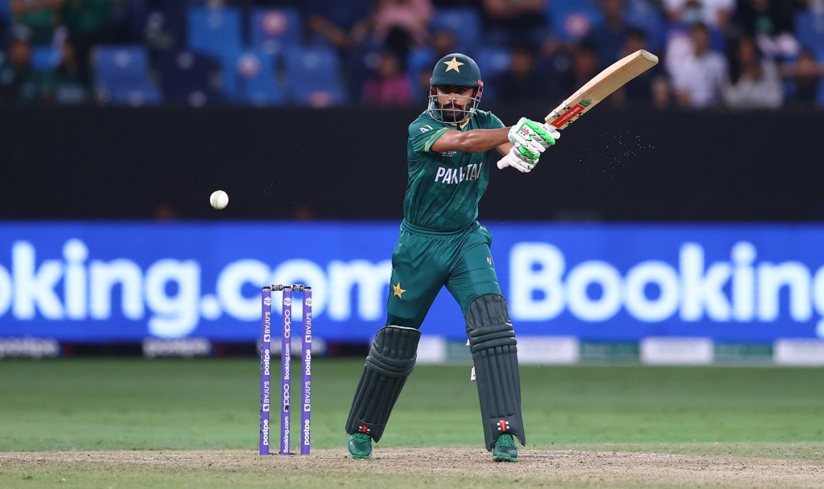 Babar Azam swats one away, Afghanistan vs Pakistan, T20 World Cup, Group 2, Dubai, October 29, 2021