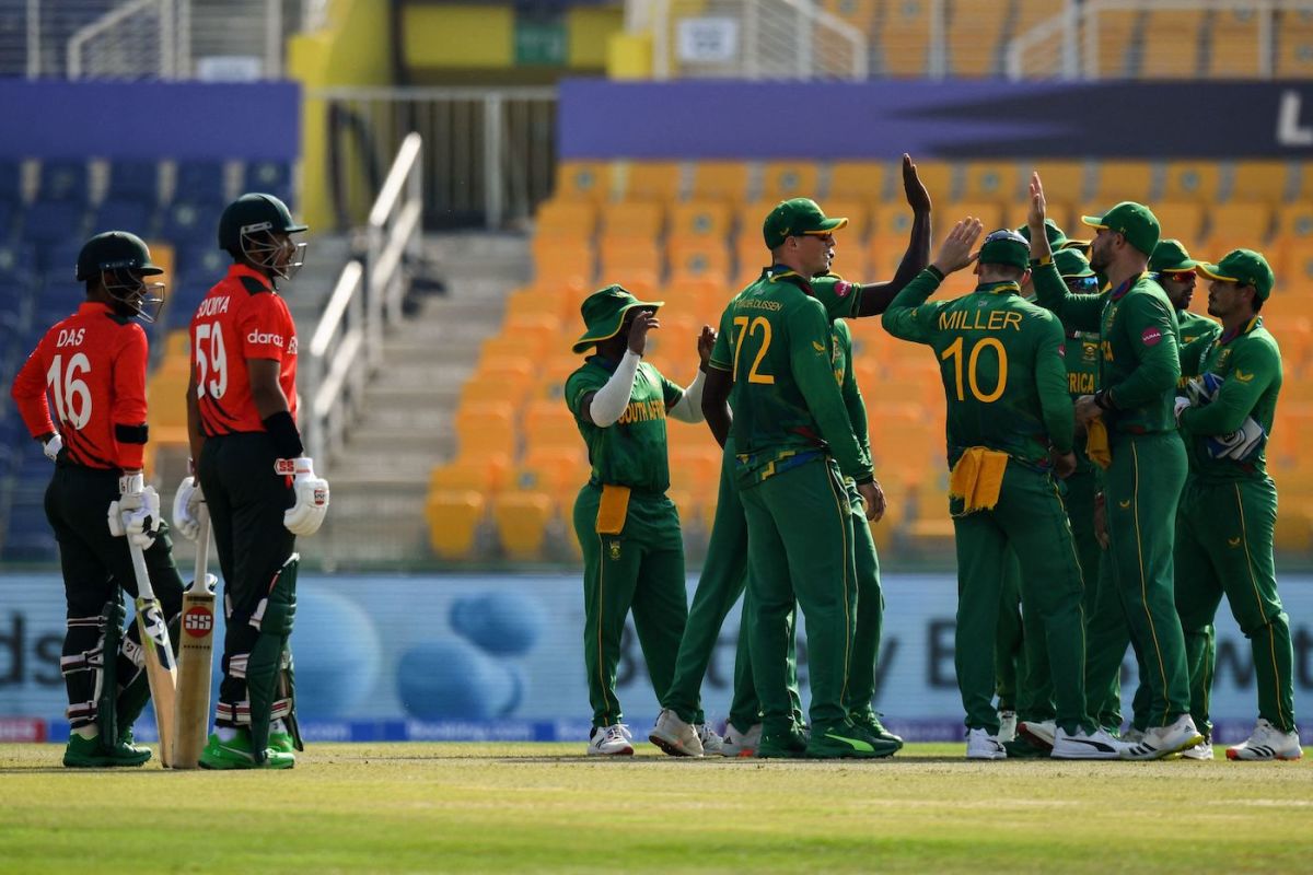 Liton Das and Soumya Sarkar watch as South Africa celebrate an early wicket, Bangladesh vs South Africa, T20 World Cup 2021, Group 1, Abu Dhabi, November 2, 2021