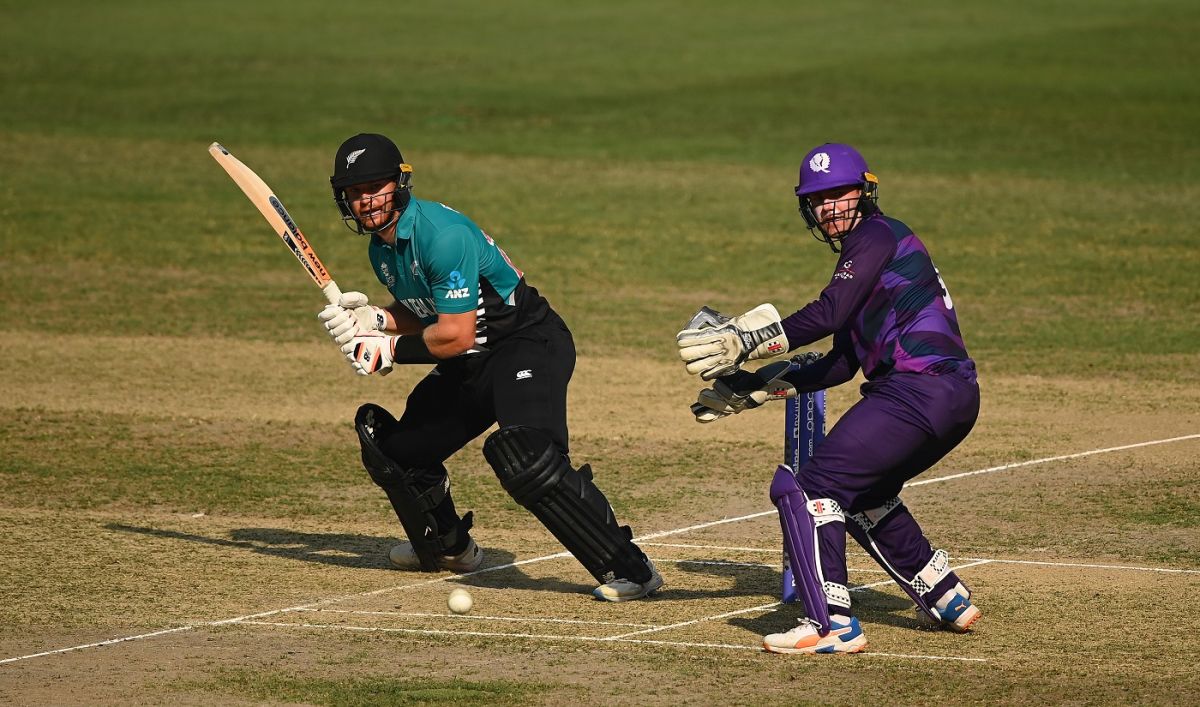Glenn Phillips hits one behind, New Zealand vs Scotland, T20 World Cup, Group 2, Dubai, November 3, 2021