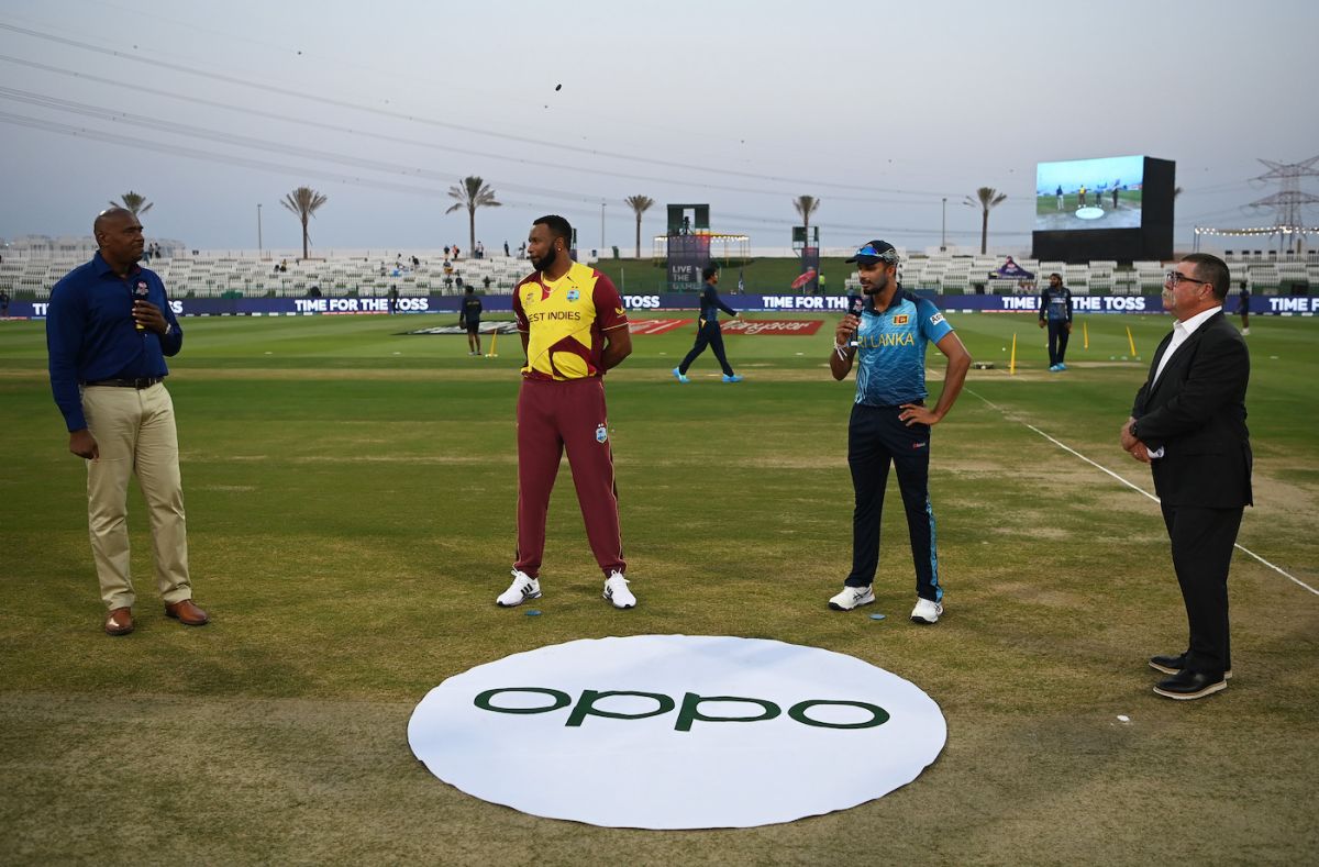 Dasun Shanaka speaks to Ian Bishop at the toss as Kieron Pollard and David Boon look on, Sri Lanka vs West Indies, T20 World Cup, Group 1, Abu Dhabi, November 4, 2021