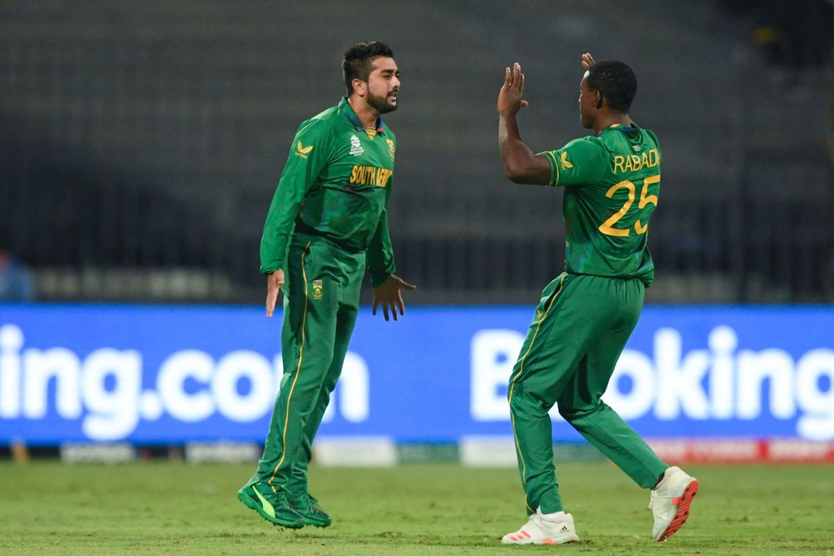 Tabraiz Shamsi and Kagiso Rabada celebrate after the former got Jonny Bairstow, England vs South Africa, T20 World Cup 2021, Sharjah, November 6, 2021