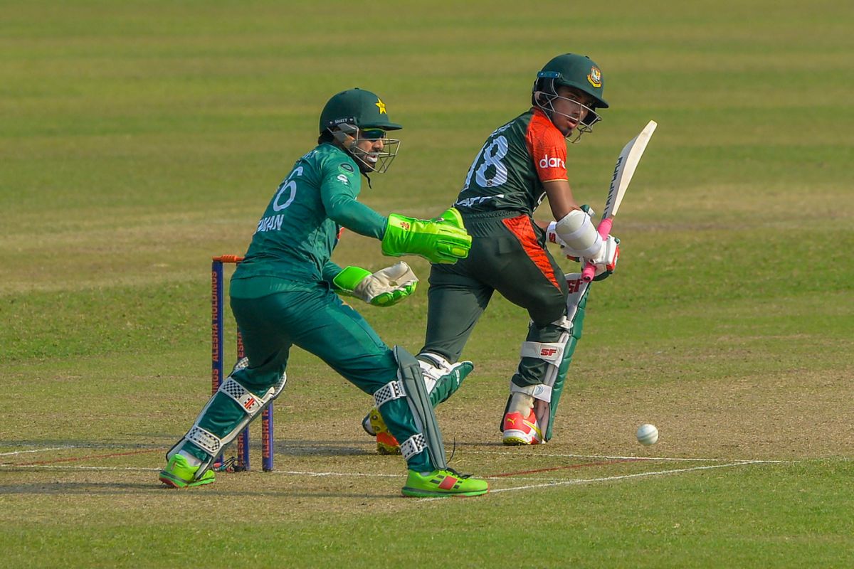 Afif Hossain plays the ball towards fine-leg, Bangladesh vs Pakistan, 1st T20I, Dhaka, November 19, 2021