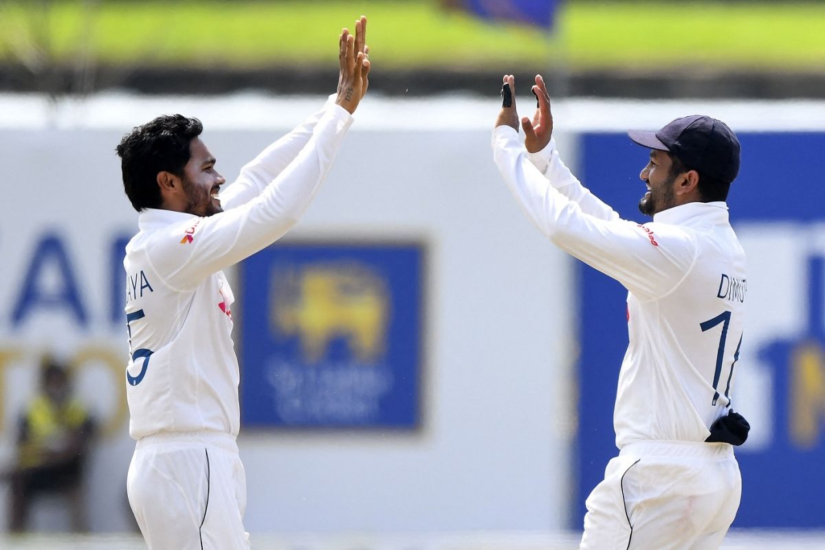 Dhananjaya de Silva celebrates a wicket with Dimuth Karunaratne, Sri Lanka vs West Indies, 1st Test, Galle, 3rd day, November 23, 2021