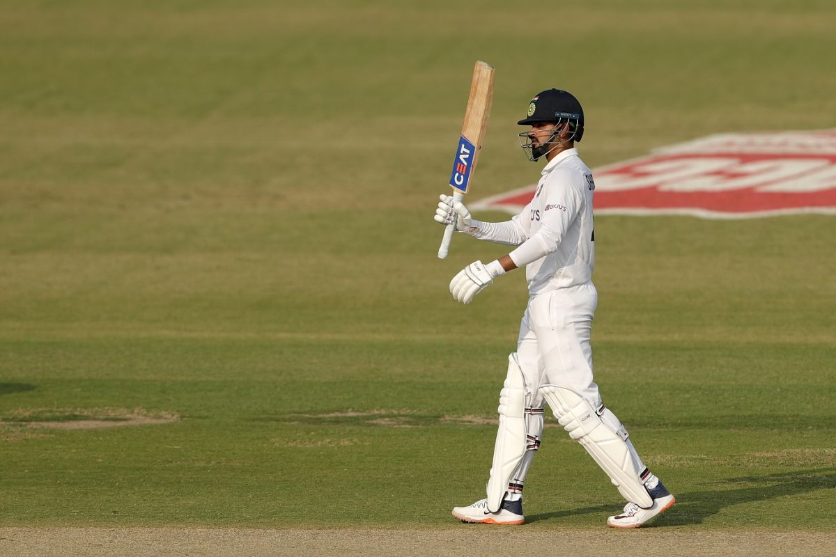 Shreyas Iyer acknowledges the cheers after getting to his fifty, India vs New Zealand, 1st Test, Green Park, Kanpur, 1st day, November 25, 2021