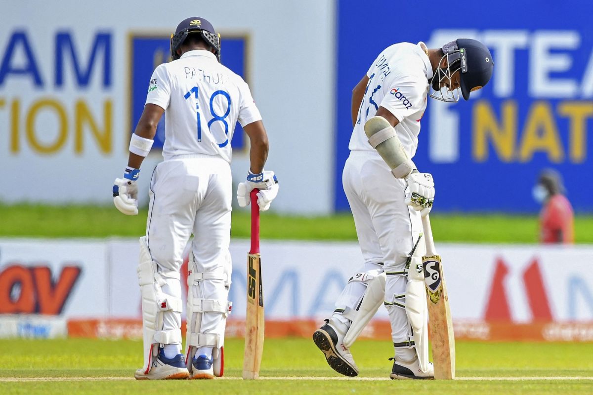 Pathum Nissanka and Dimuth Karunaratne do some digging on the pitch, Sri Lanka vs West Indies, 2nd Test, Galle, 1st day, November 29, 2021