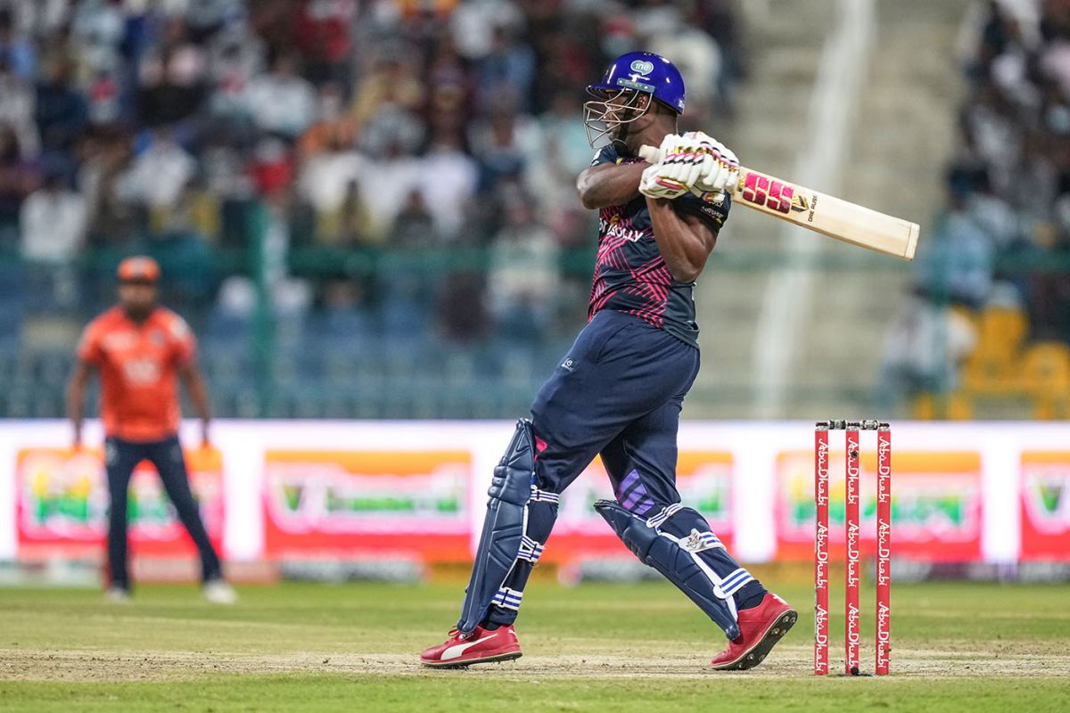 Andre Russell pulls on his way to an unbeaten 90, Deccan Gladiators vs Delhi Bulls, Abu Dhabi T10 Final, Sheikh Zayed Stadium, December 4, 2021