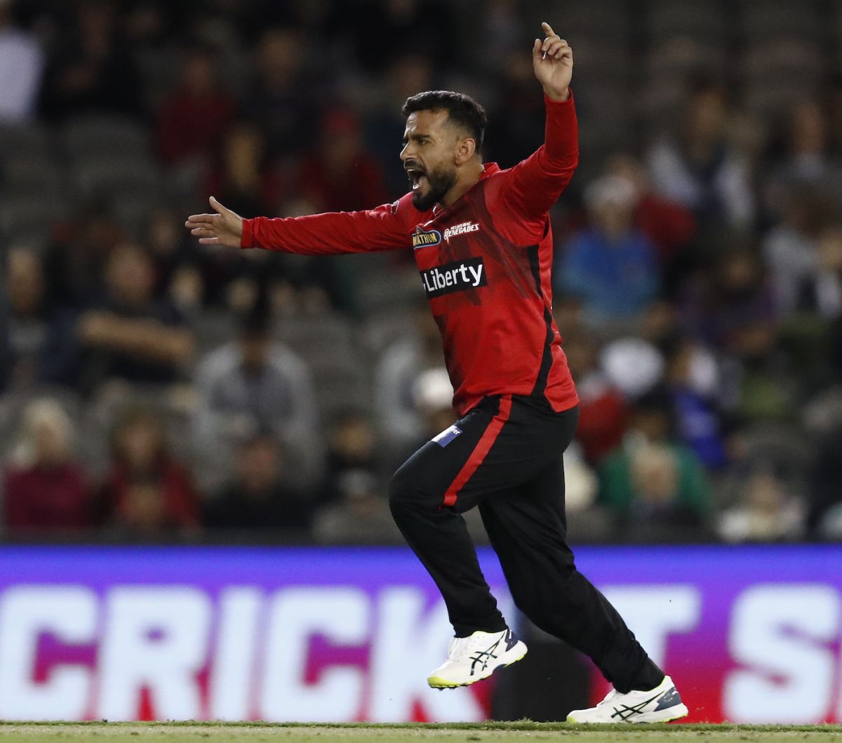 Zahir Khan celebrates the wicket of Matt Short | ESPNcricinfo.com