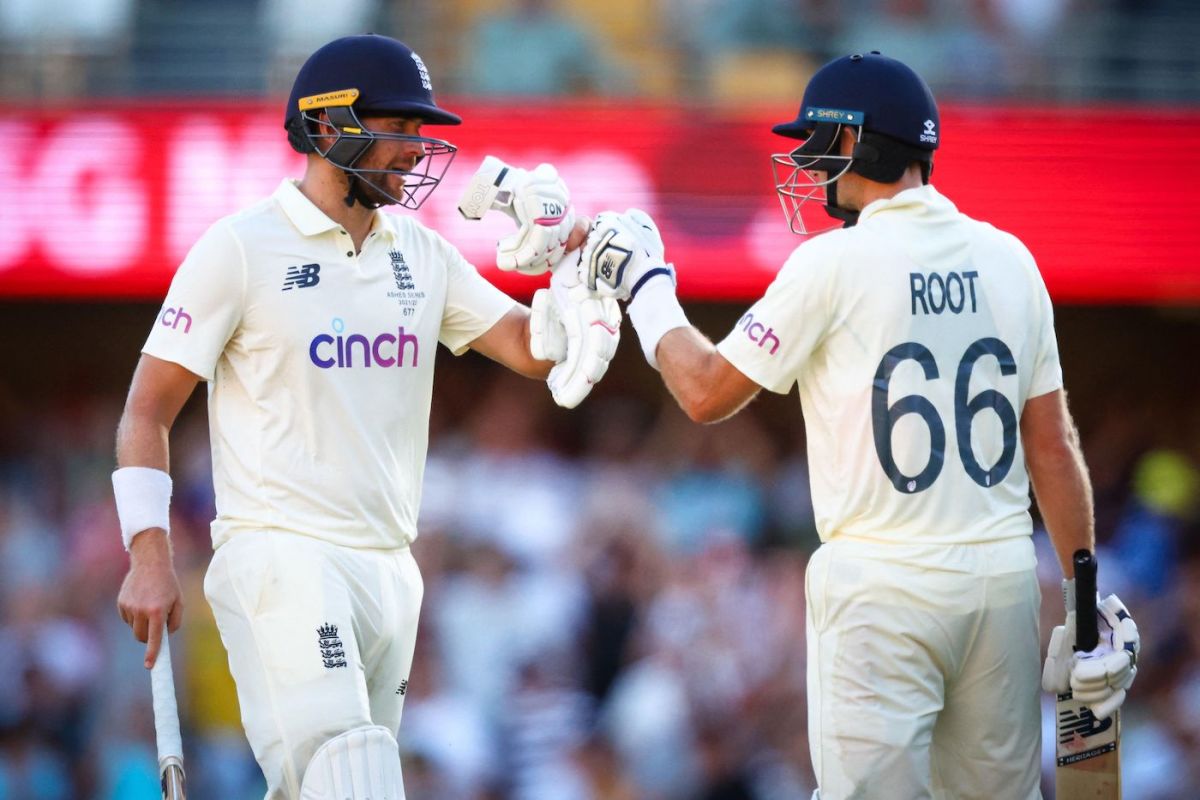 PSL 2022 RETENTIONS : Dawid Malan and Joe Root punch gloves at the end of the third day's play, Australia vs England, 1st Ashes Test, Brisbane, 3rd day, December 10, 2021