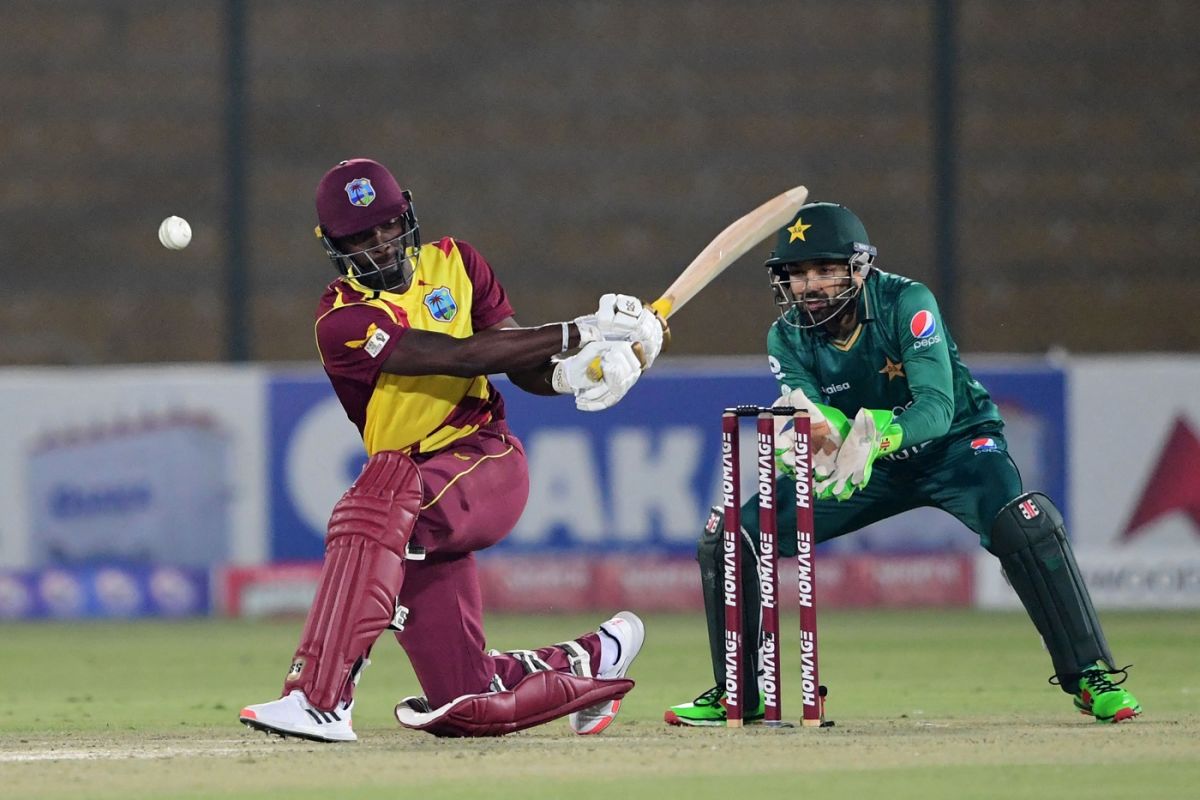 Shamarh Brooks was lbw, Pakistan vs West Indies, 2nd T20I, Karachi, December 14, 2021