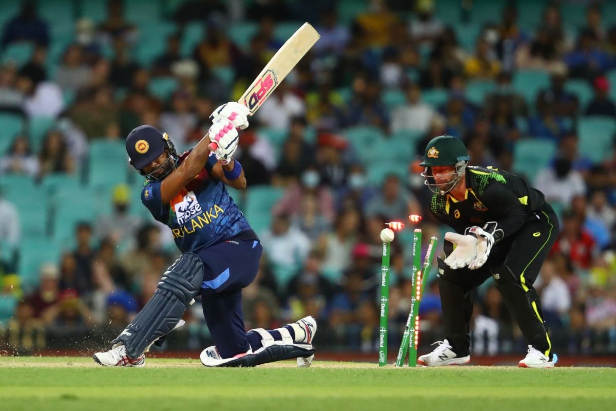 Dinesh Chandimal is clean bowled by Adam Zampa, Australia vs Sri Lanka, 2nd T20I, Sydney, February 13, 2022